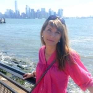 Responsable de soins en milieu hospitalier, Barbara utilise l'hypnose au quotidien pour accompagner les patients